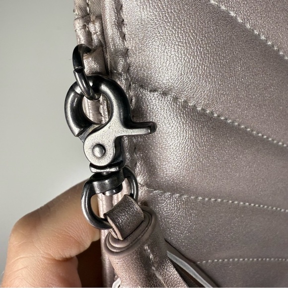 Neiman Marcus Silver Quilted Envelop Clutch GUC, 2 spots on inside see pictures - Picture 7 of 12